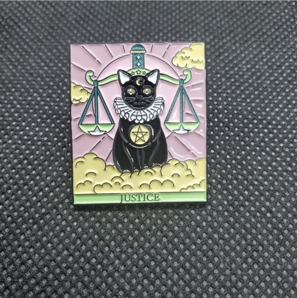 tarrot card justice cat enamel pin.